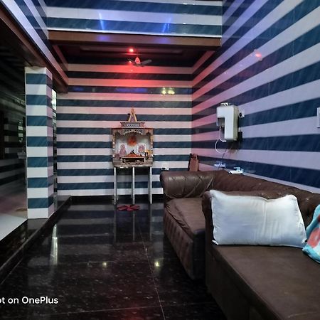 M&S Seva Sadan Hotel Govardhan ภายนอก รูปภาพ
