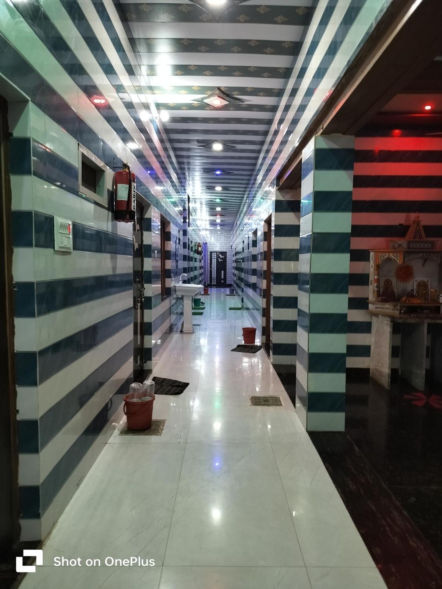M&S Seva Sadan Hotel Govardhan ภายนอก รูปภาพ